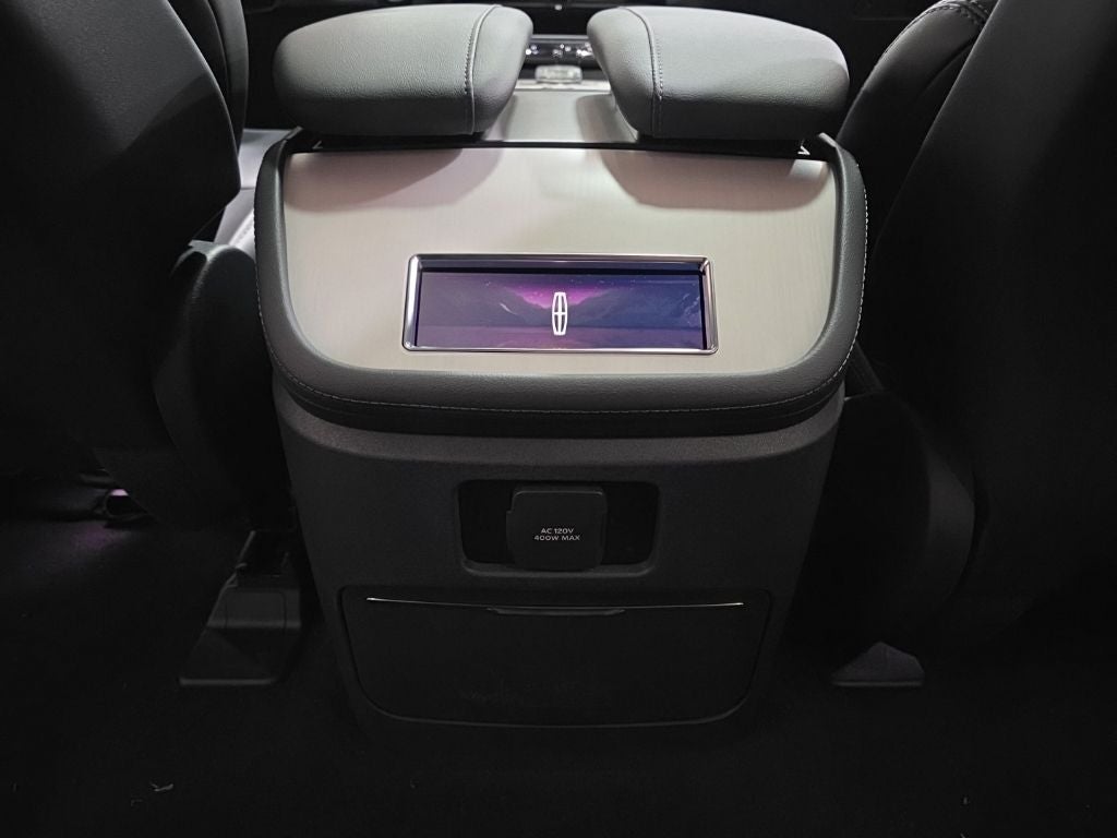 2027 Lincoln Navigator L Reserve