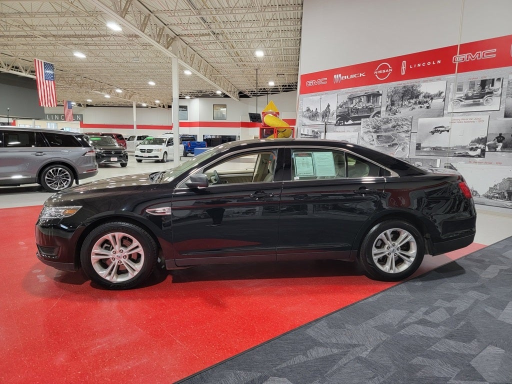 2018 Ford Taurus SE