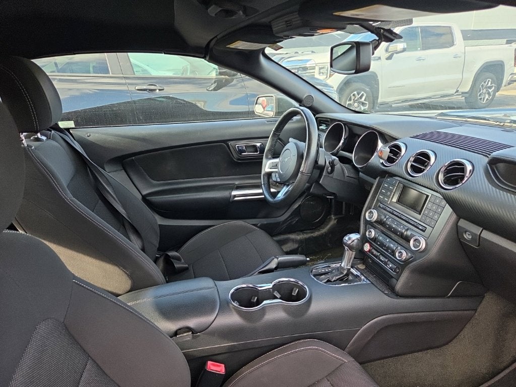 2016 Ford Mustang V6