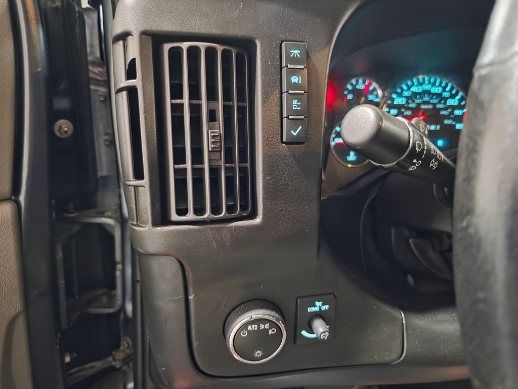 2017 Chevrolet Express 3500 LT Passenger