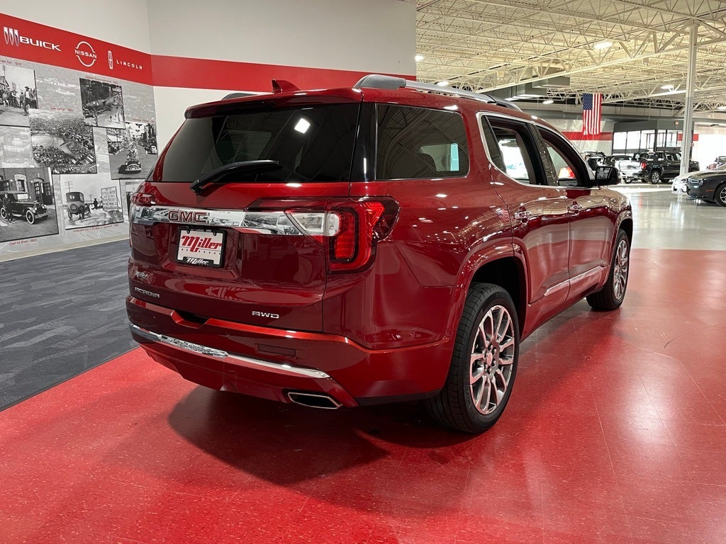 2023 GMC Acadia Denali