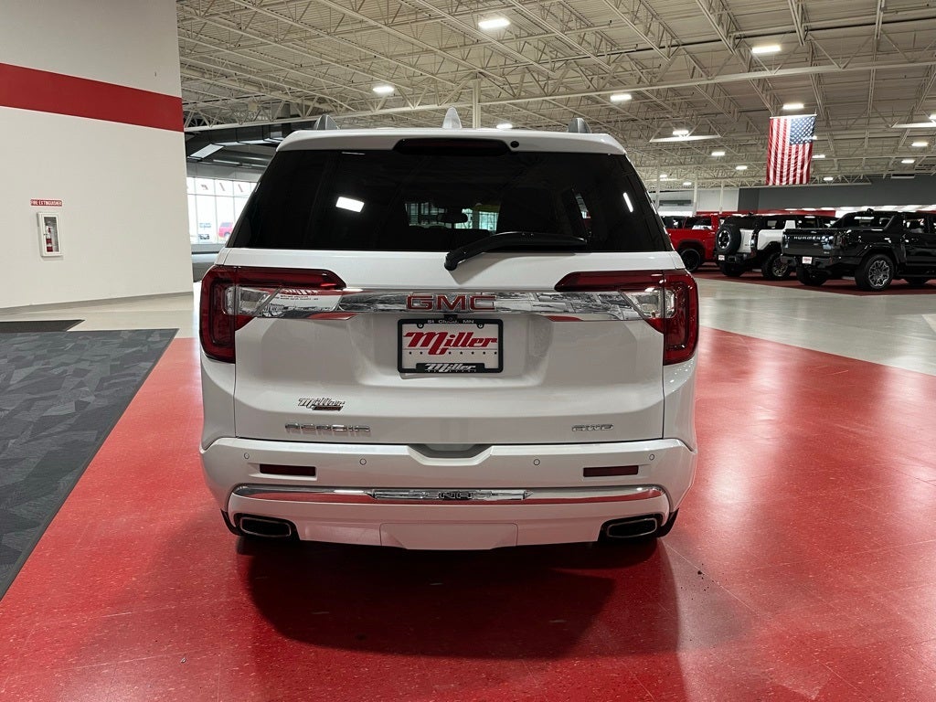 2023 GMC Acadia Denali