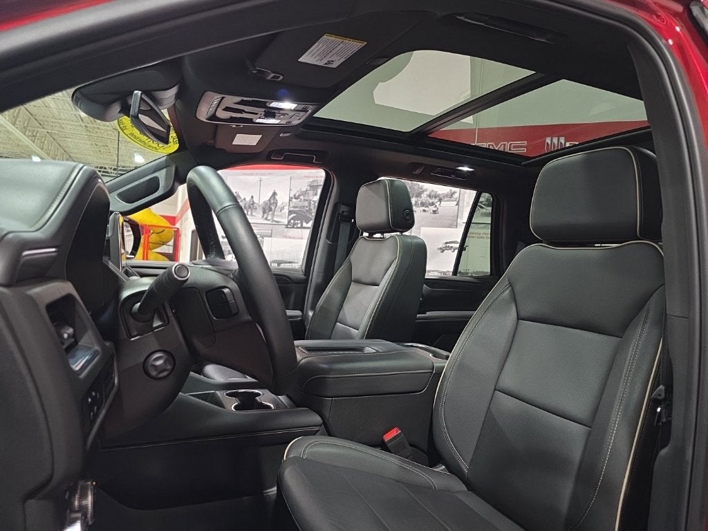 2023 GMC Yukon SLT - Photo 16
