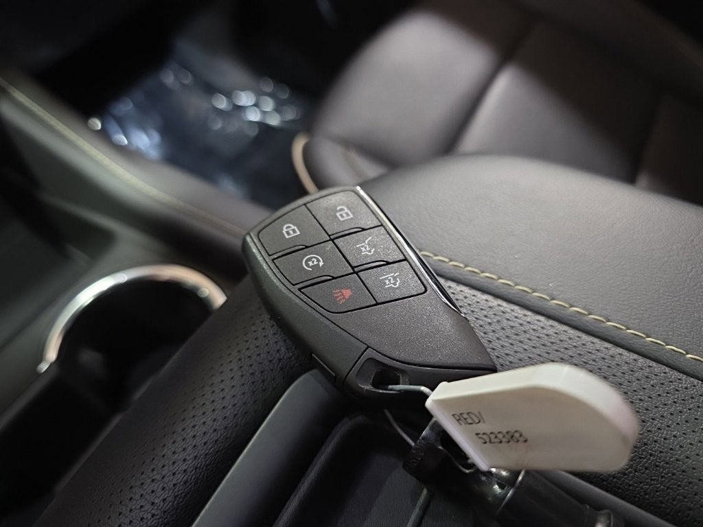 2023 GMC Yukon SLT - Photo 23