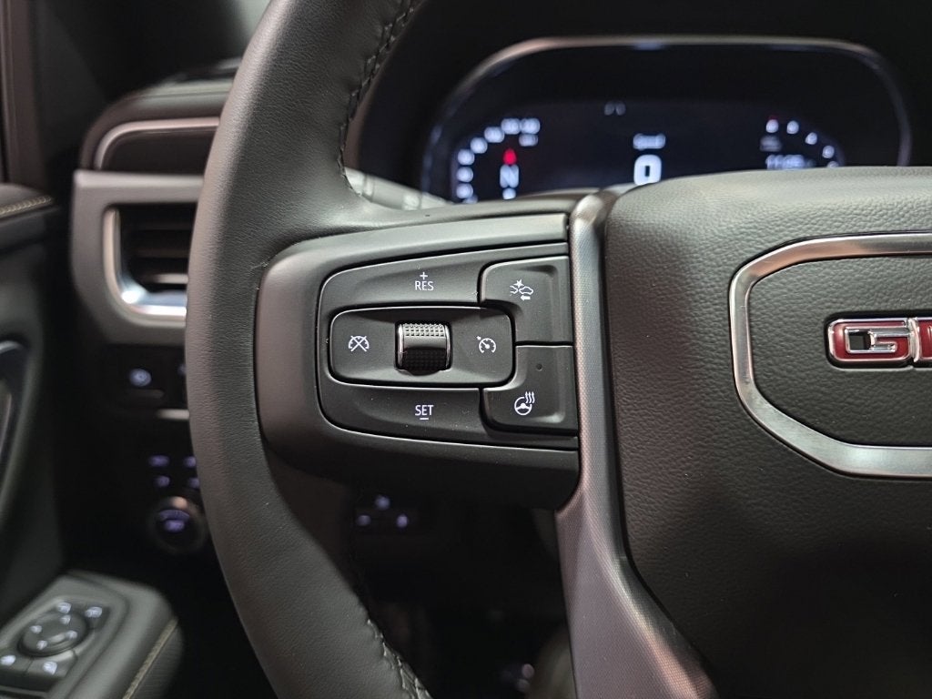 2023 GMC Yukon SLT - Photo 29