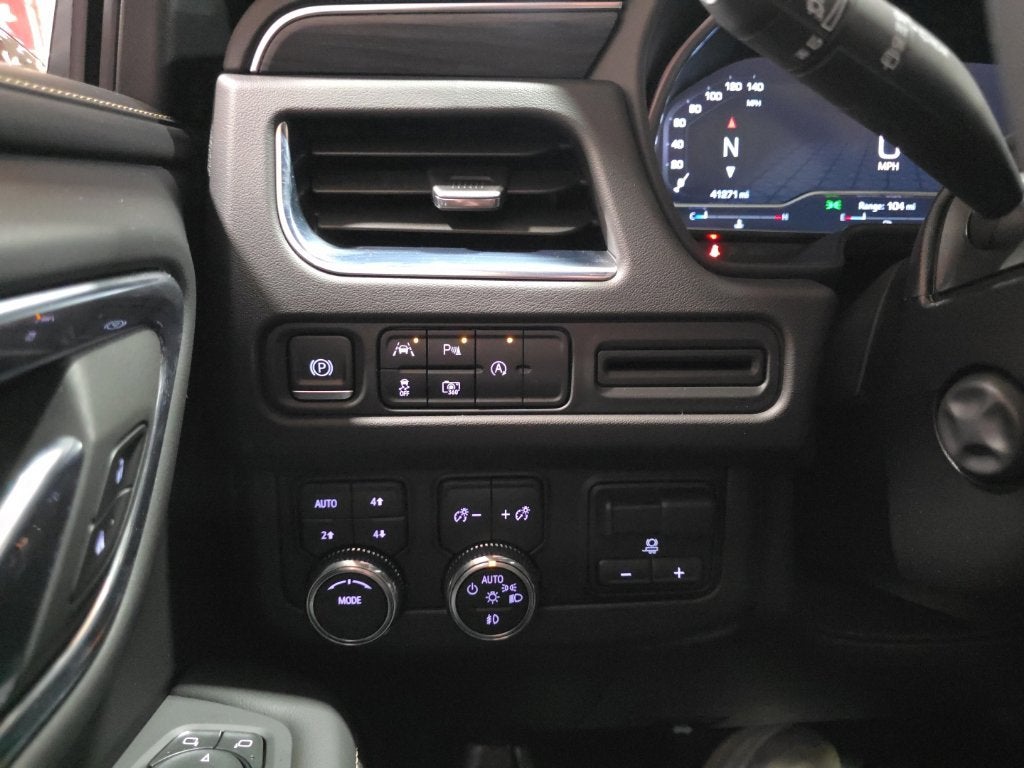 2023 GMC Yukon SLT - Photo 31
