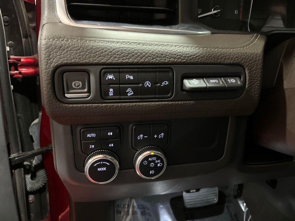 2021 GMC Yukon Denali - Photo 16