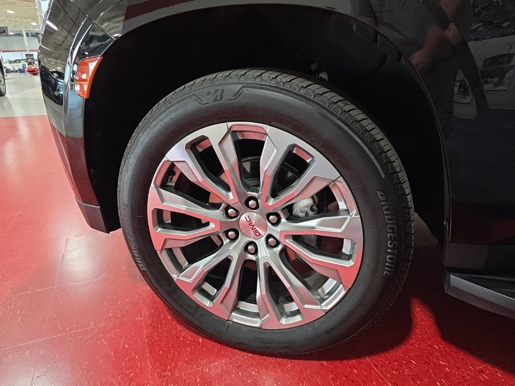 2024 GMC Yukon Denali - Photo 10