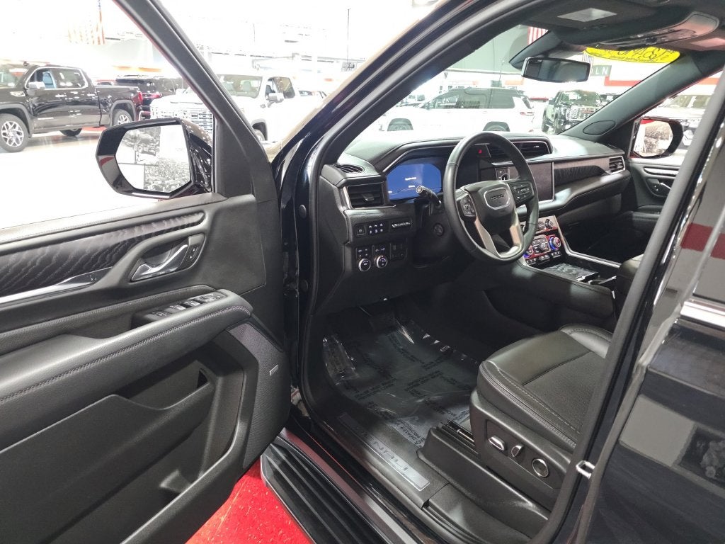 2024 GMC Yukon Denali - Photo 11