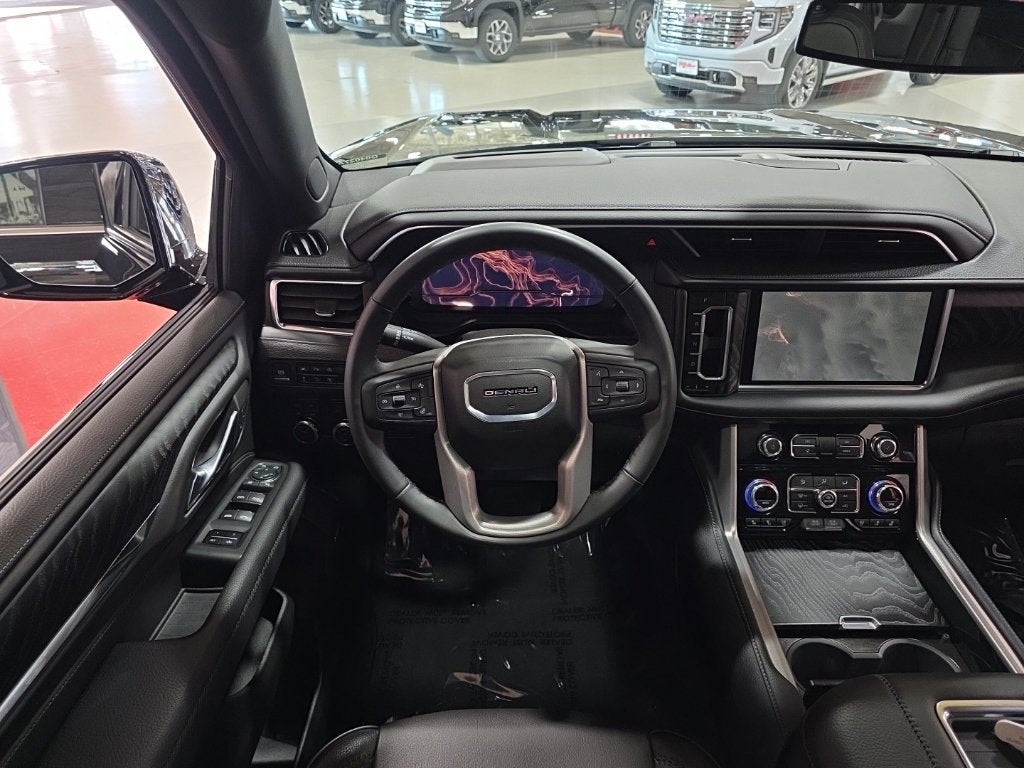 2024 GMC Yukon Denali - Photo 16