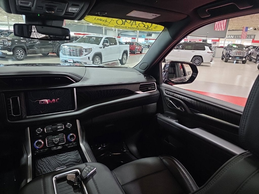 2024 GMC Yukon Denali - Photo 17