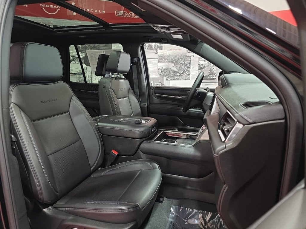 2024 GMC Yukon Denali - Photo 18
