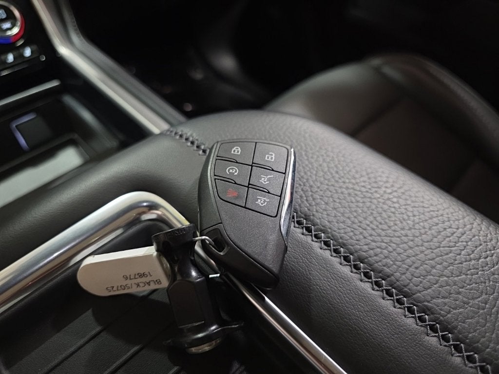2024 GMC Yukon Denali - Photo 22