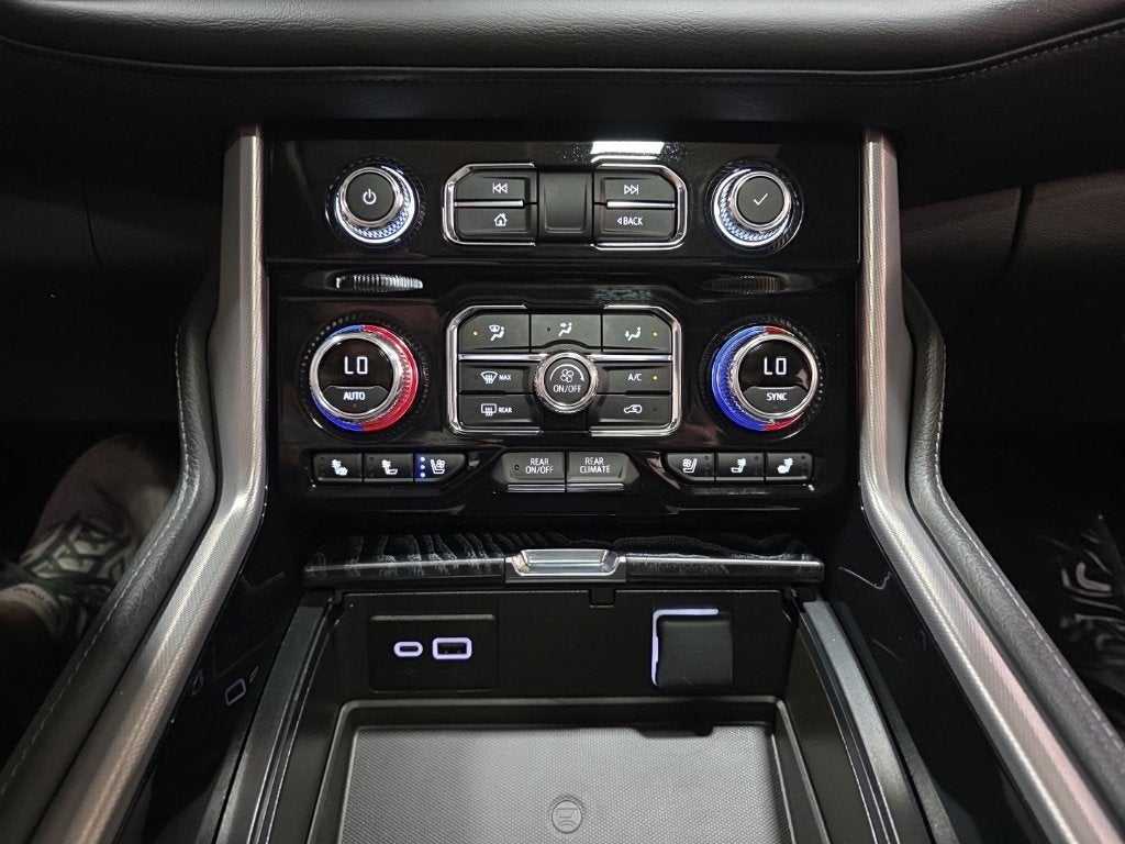 2024 GMC Yukon Denali - Photo 23