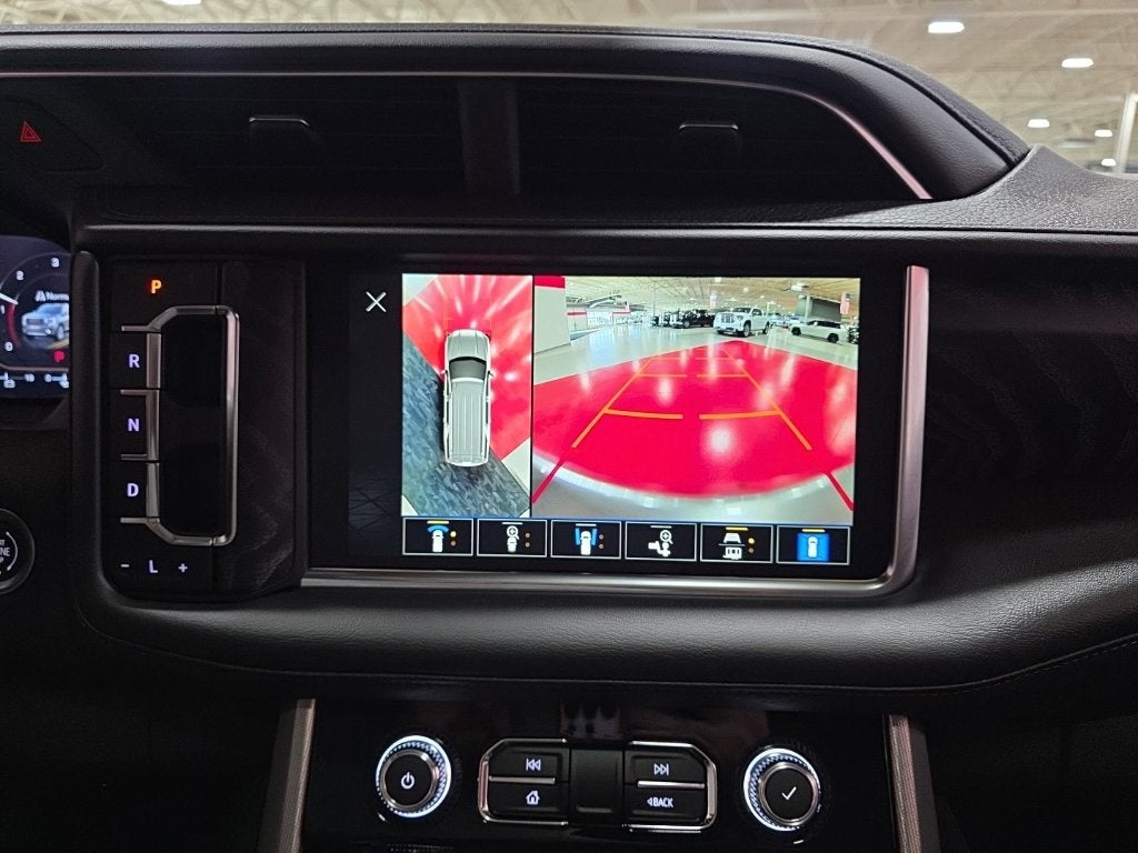 2024 GMC Yukon Denali - Photo 25