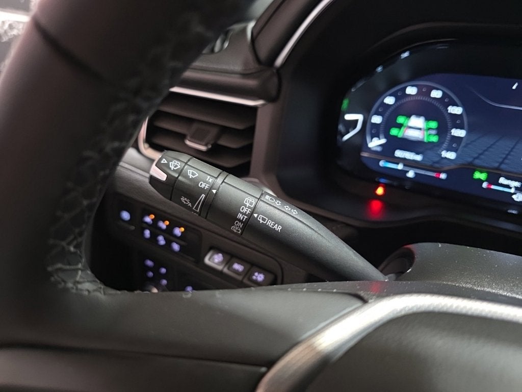 2024 GMC Yukon Denali - Photo 29