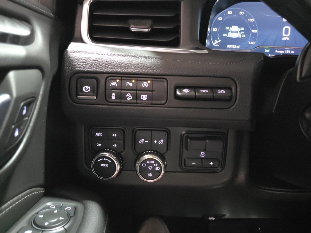 2024 GMC Yukon Denali - Photo 30