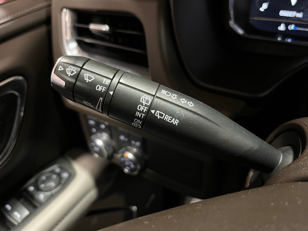 2022 GMC Yukon XL SLT