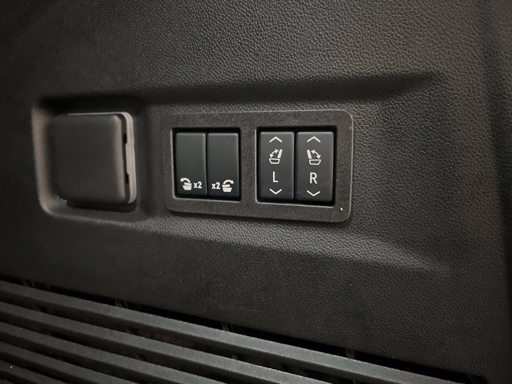 2025 GMC Yukon AT4 Ultimate CarBravo Certified