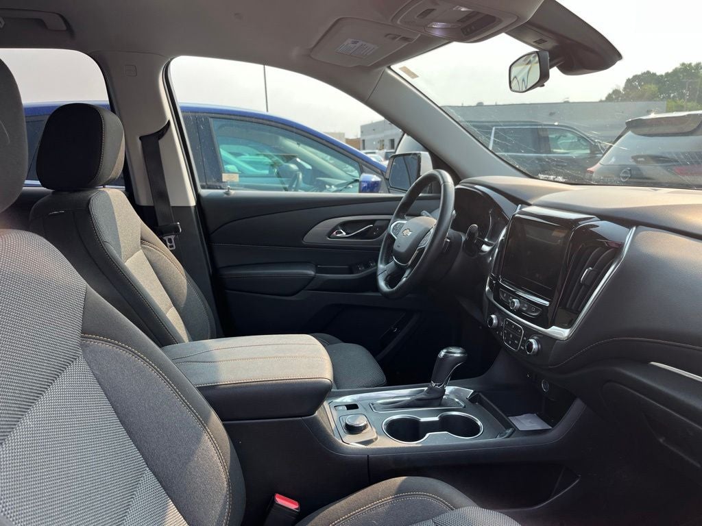 Used 2020 Chevrolet Traverse 1LT with VIN 1GNEVGKW1LJ196361 for sale in St. Cloud, Minnesota