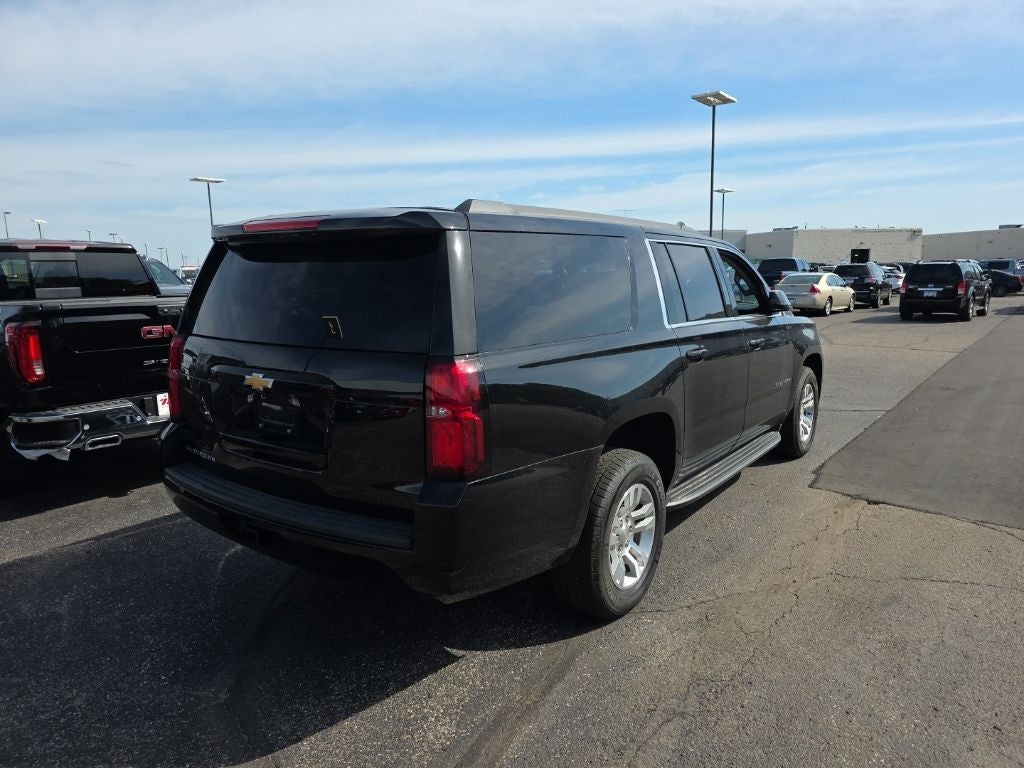 Used 2019 Chevrolet Suburban LS with VIN 1GNSKGEC9KR337514 for sale in St. Cloud, Minnesota