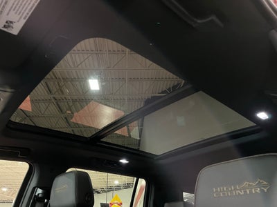 2023 Chevrolet Suburban High Country