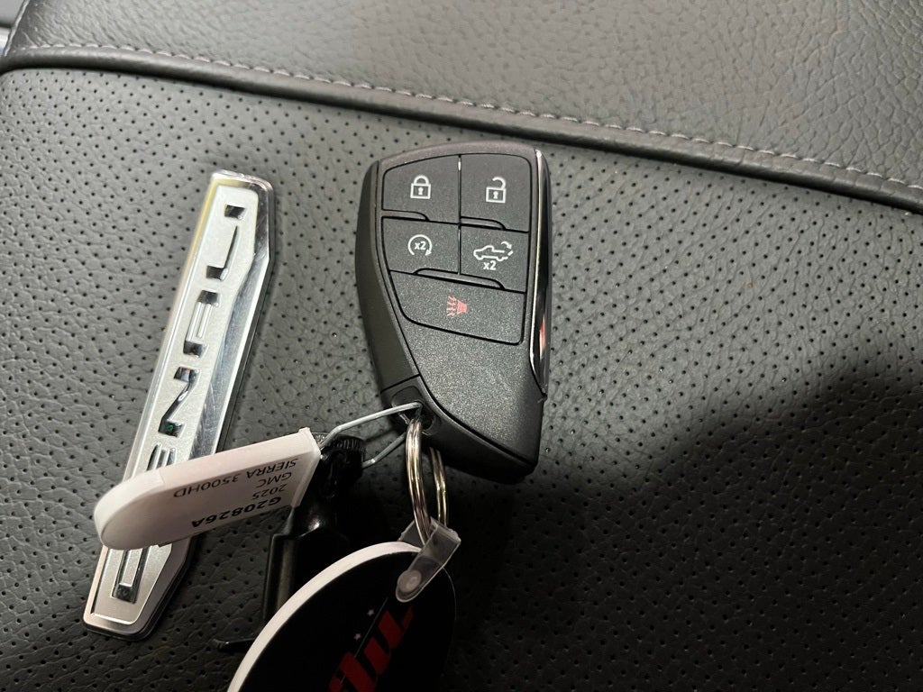 2025 GMC Sierra 3500HD Denali