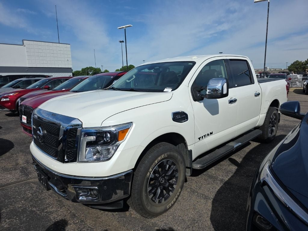 2017 Nissan Titan SL
