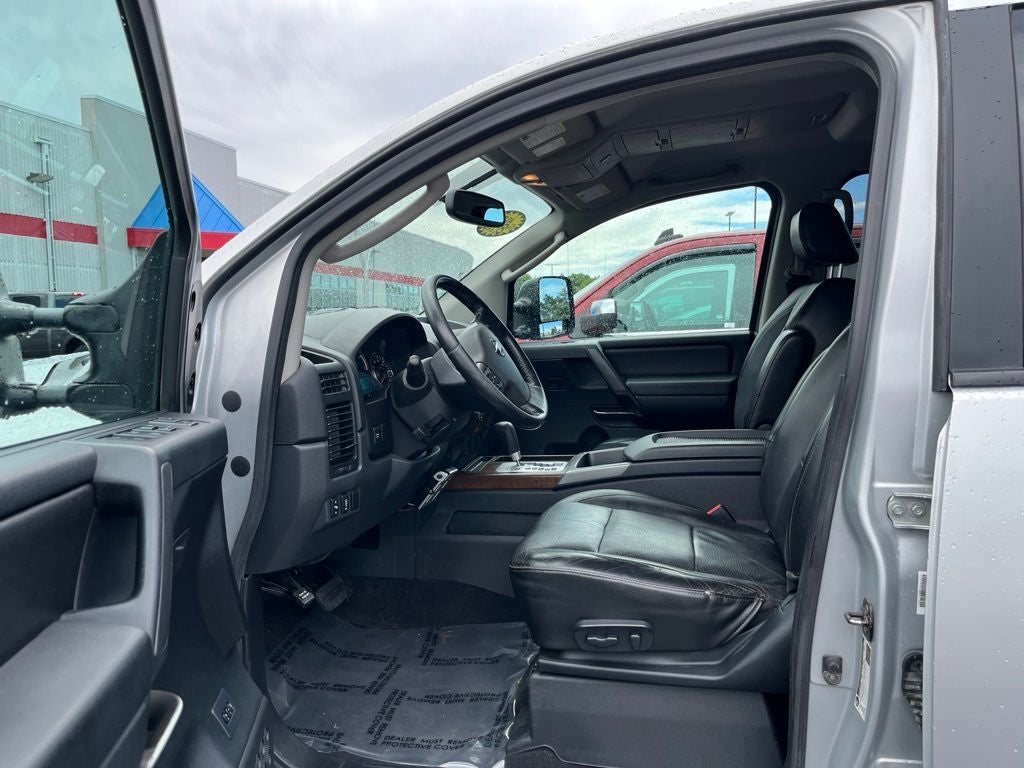 2009 Nissan Titan LE