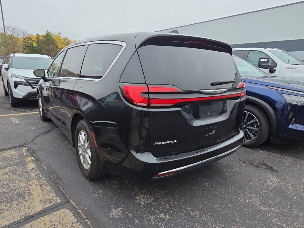 2024 Chrysler Pacifica Touring L - Photo 6