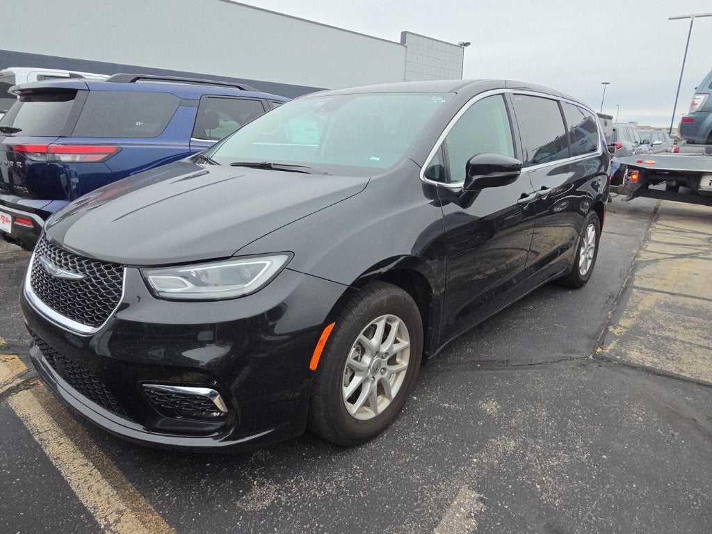 2024 Chrysler Pacifica Touring L - Photo 7
