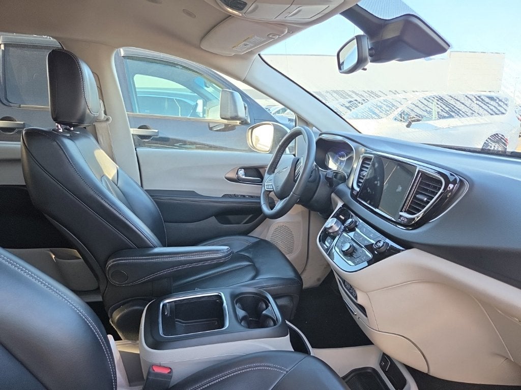 Used 2023 Chrysler Pacifica Touring L with VIN 2C4RC1BG2PR563999 for sale in St. Cloud, Minnesota