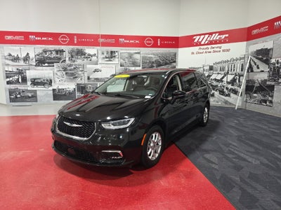 2023 Chrysler Pacifica Touring L Carbravo GM CPO