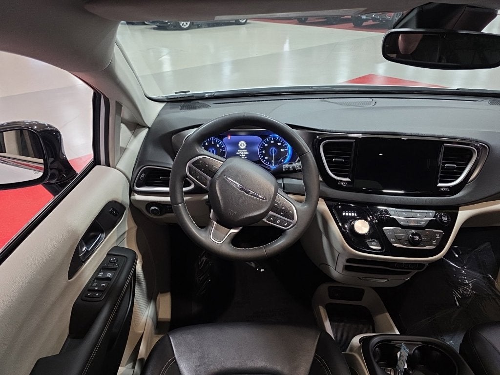 2024 Chrysler Pacifica Touring L - Photo 15