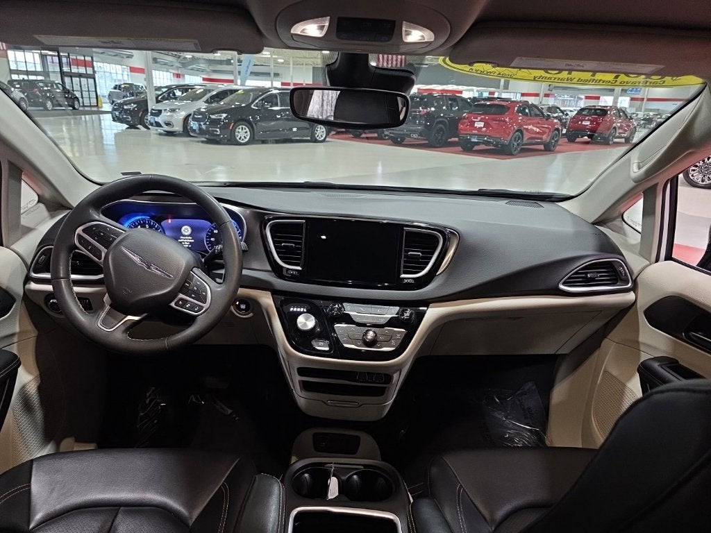 2024 Chrysler Pacifica Touring L - Photo 18
