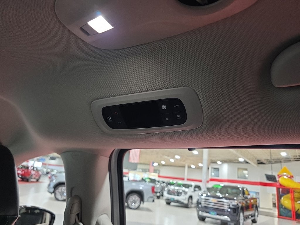 2024 Chrysler Pacifica Touring L - Photo 19