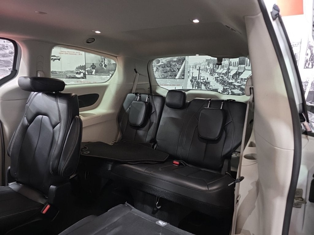 2024 Chrysler Pacifica Touring L - Photo 21
