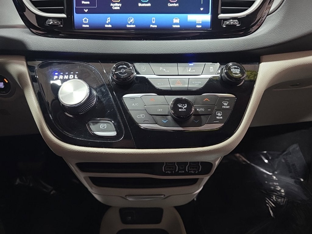 2024 Chrysler Pacifica Touring L - Photo 23
