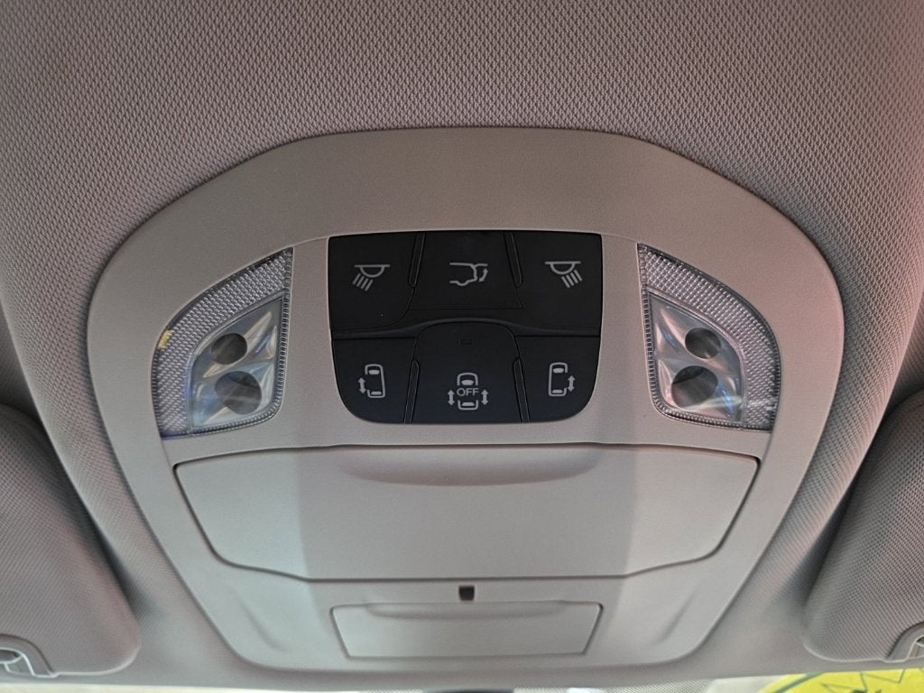 2024 Chrysler Pacifica Touring L - Photo 26
