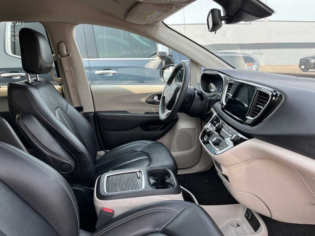 Used 2024 Chrysler Pacifica Touring L with VIN 2C4RC1BG7RR116345 for sale in St. Cloud, Minnesota
