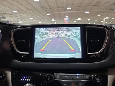 2024 Chrysler Pacifica Touring L Carbravo GM CPO
