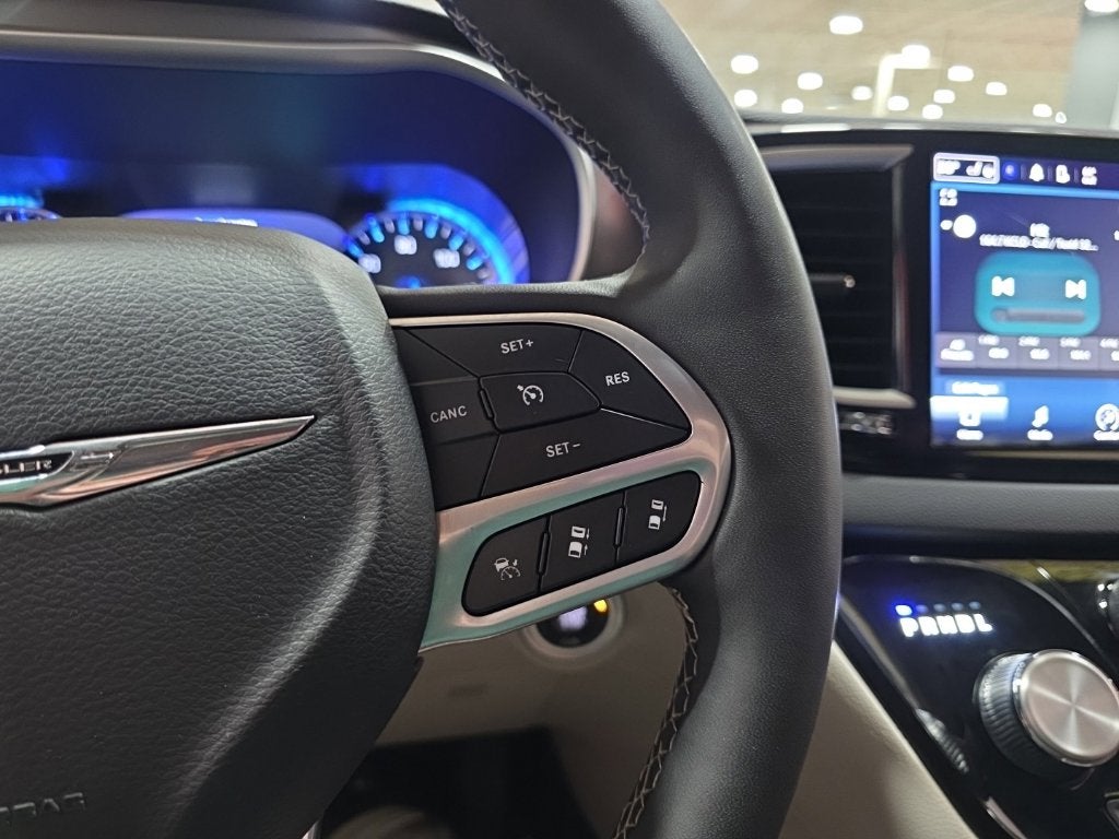 2024 Chrysler Pacifica Touring L Carbravo GM CPO