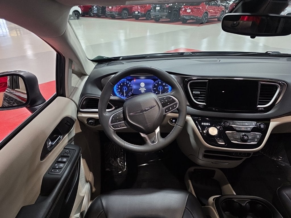 2023 Chrysler Pacifica Touring L - Photo 15