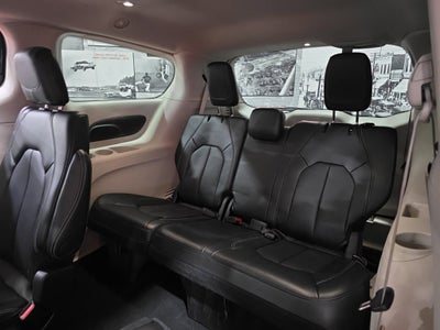 2023 Chrysler Pacifica Touring L Carbravo GM CPO