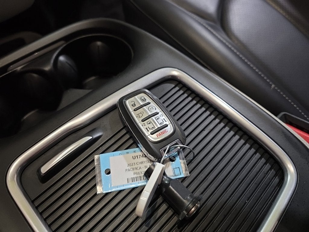 2023 Chrysler Pacifica Touring L - Photo 22
