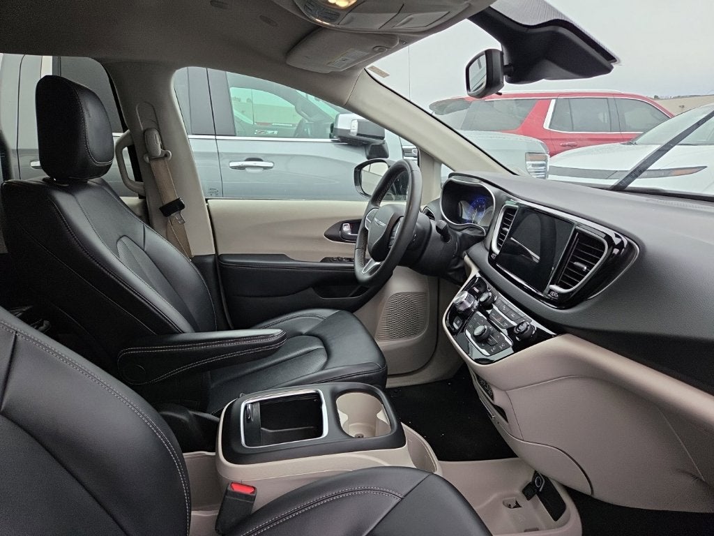 Used 2024 Chrysler Pacifica Touring L with VIN 2C4RC1BG9RR151291 for sale in St. Cloud, Minnesota