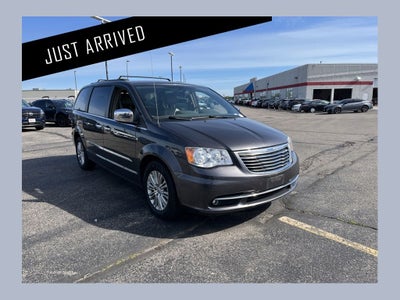 2015 Chrysler Town & Country Touring-L