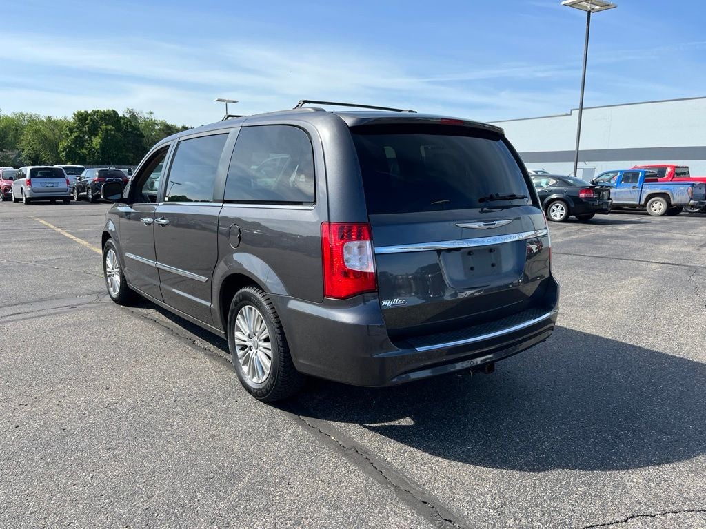 2015 Chrysler Town & Country Touring-L
