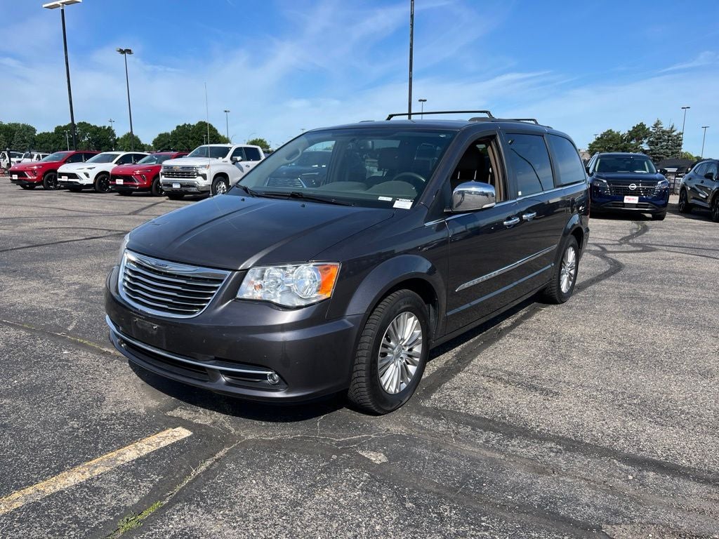 2015 Chrysler Town & Country Touring-L