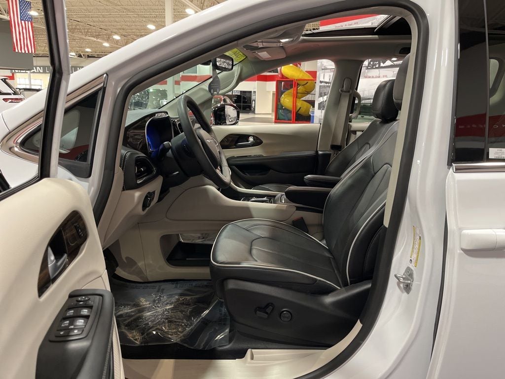 2024 Chrysler Pacifica Limited Carbravo CPO